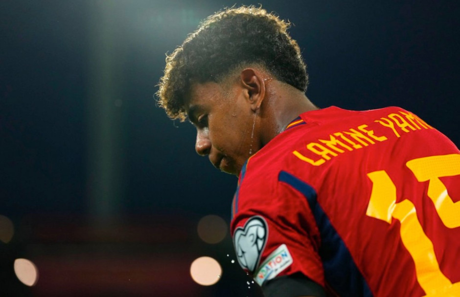 跟队记者：热刺确实对桑托斯左后卫索萨感兴趣